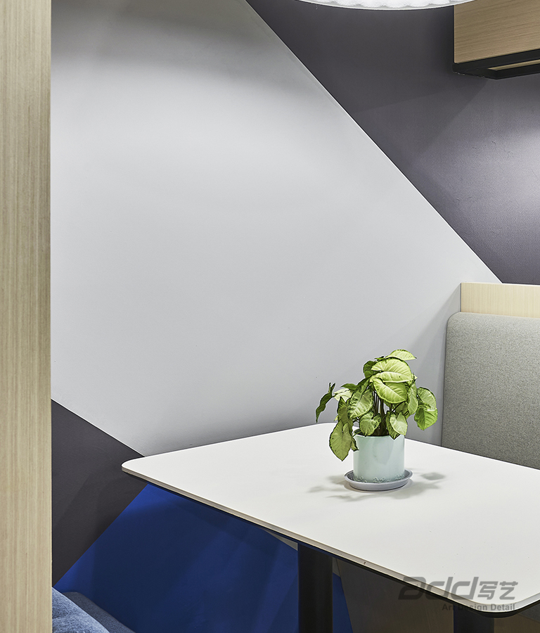 移遠通信辦公室裝修設(shè)計-培訓室2-pc